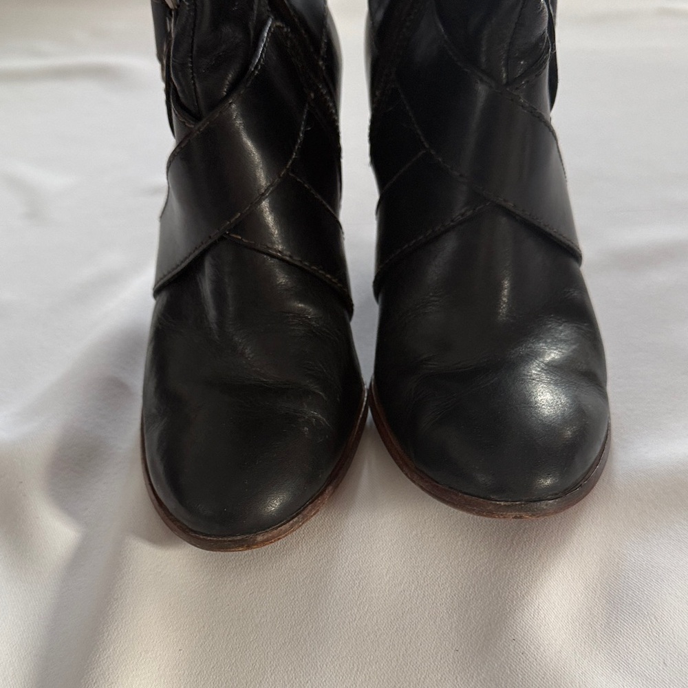 Frye Andrea Belted Tall boots black leather-Size 6.5US - Picture 12 of 12